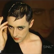 S25.E11: Alan Cumming/Jennifer Lopez