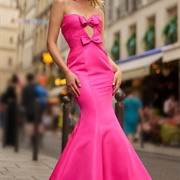 Multiple Bows on Bridesmaid Dress