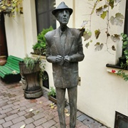 Leonard Cohen Statue, Vilnius