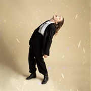 Tourist Season (Miel, 2020)