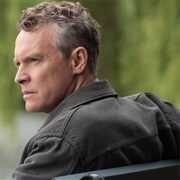 S2.E5: Duck and Cover