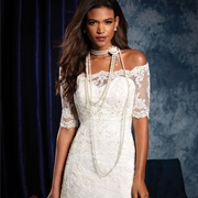 Long Pearl Necklace With Wedding Gown