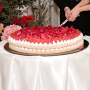 Short but Large Circular Cake