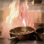 Hell's Kitchen: "12 Chefs" (S2,E1)