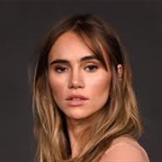 Suki Waterhouse
