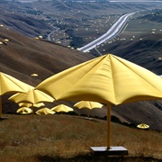 Christo and Jeanne-Claude: The Umbrellas, Japan-USA, 1984-91 (Wolfgang Volz)