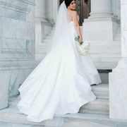 Box/Long Pleats in Train of Wedding Dress