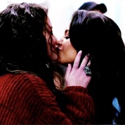 Max & Sophie (Ginny & Georgia)