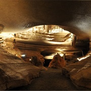 Bluff Dweller's Cave