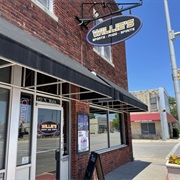 Willie's Sports Bar & Grill