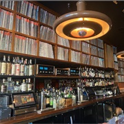 Gold Line Bar Highland Park