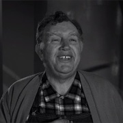 S3.E30: Hocus-Pocus and Frisby