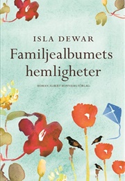 Secrets of a Family Album (Isla Dewar)
