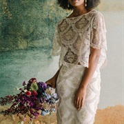 Scallop-Shaped Design on Wedding Dress