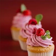 Vanilla Cupcake With Rasberry and Mascarpone Icing