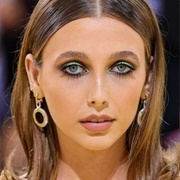 Squint + Sleepy Eyes - Emma Chamberlain