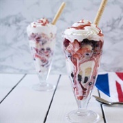 Blueberry Rolled Wafer Sundae (Blueberry Swizzle Sundae)