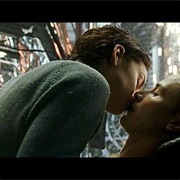 'The One' Kiss Scene-Matrix