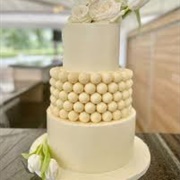 Wedding Cake With Chocolate Balls