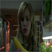 Veronica Mars: "Show Me the Monkey" (S3,E10)