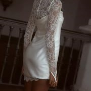 Sleeves With Finger Loops on Wedding Dress
