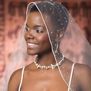 Piping Around Edge of Bridal Veil