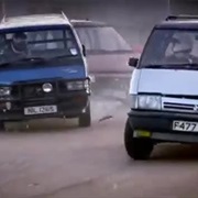 S5.E5: Hammond Invents People Carrier Racing