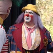 S3.E18: Send Out the Clowns