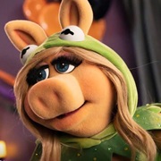 Kermit (Miss Piggy, Muppets Haunted Mansion)