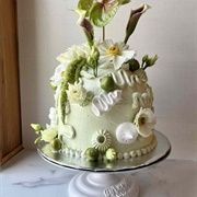 Dome-Shaped Wedding Cake