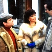 S4.E5: Sleeping Dogs Lie