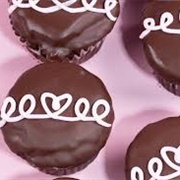 XOXO Hostess Cupcake