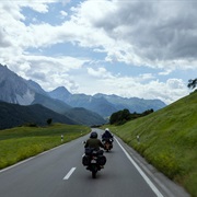 S1.E10: The Home Straight