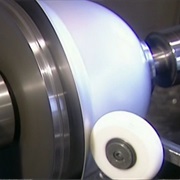 S2.E11: Aluminium Pots and Pans/Artificial Limbs/Peanut Butter/High Intensity Light Bulbs