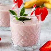 Strawberry Banana and Elderflower Smoothie