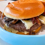 Angus Chuck Cheddar Cheeseburger