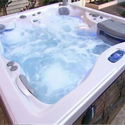 S11.E7: Microphones/Hot Tubs/Artificial Turf/Beer Steins