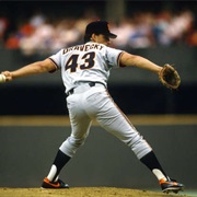 Dave Dravecky's Arm Breaking After Throwing a Pitch