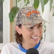 Leandra Earl (Lesbian, She/Her)