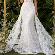 Detachable Overskirt Made of Lace