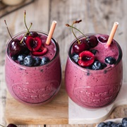 Mixed Berry and Açaí Shake