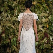 Illusion Back With Color Decor