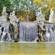 Fontana Dei 12 Messi, Torino