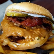 Peanut Butter Pickle Bacon Burger (Killer Burgers)