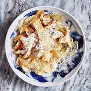 Cacio E Pepe Pasta Chips
