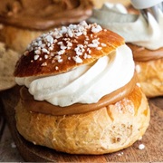 Biscoff Cream Bun