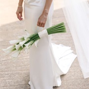 Hanging Wedding Bouquet With Visible Handle
