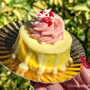 Strawberry-Lemon Cheesecake