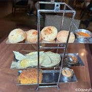 Tiffins Signature Bread Service