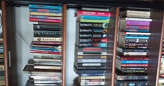 Victoria&#39;s Bookshelf